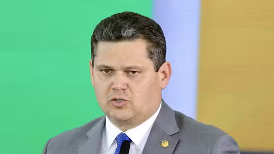 Alcolumbre prorroga vigência de MP que zerou a ‘taxa das blusinhas’ Alcolumbre prorroga vigência de MP que zerou a ‘taxa das blusinhas’
