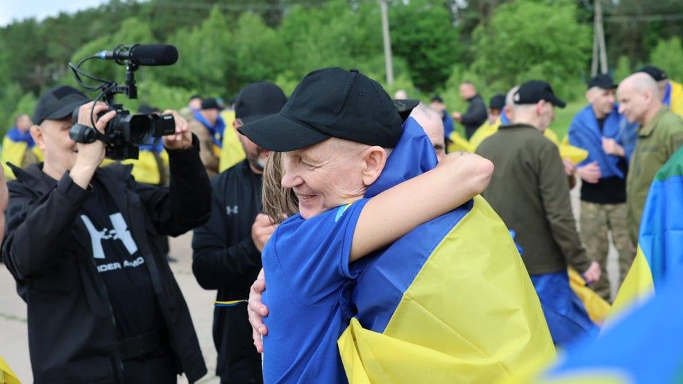 Prisioneiros de guerra ucranianos libertados — Foto: Reprodução/X/Volodymyr Zelensky