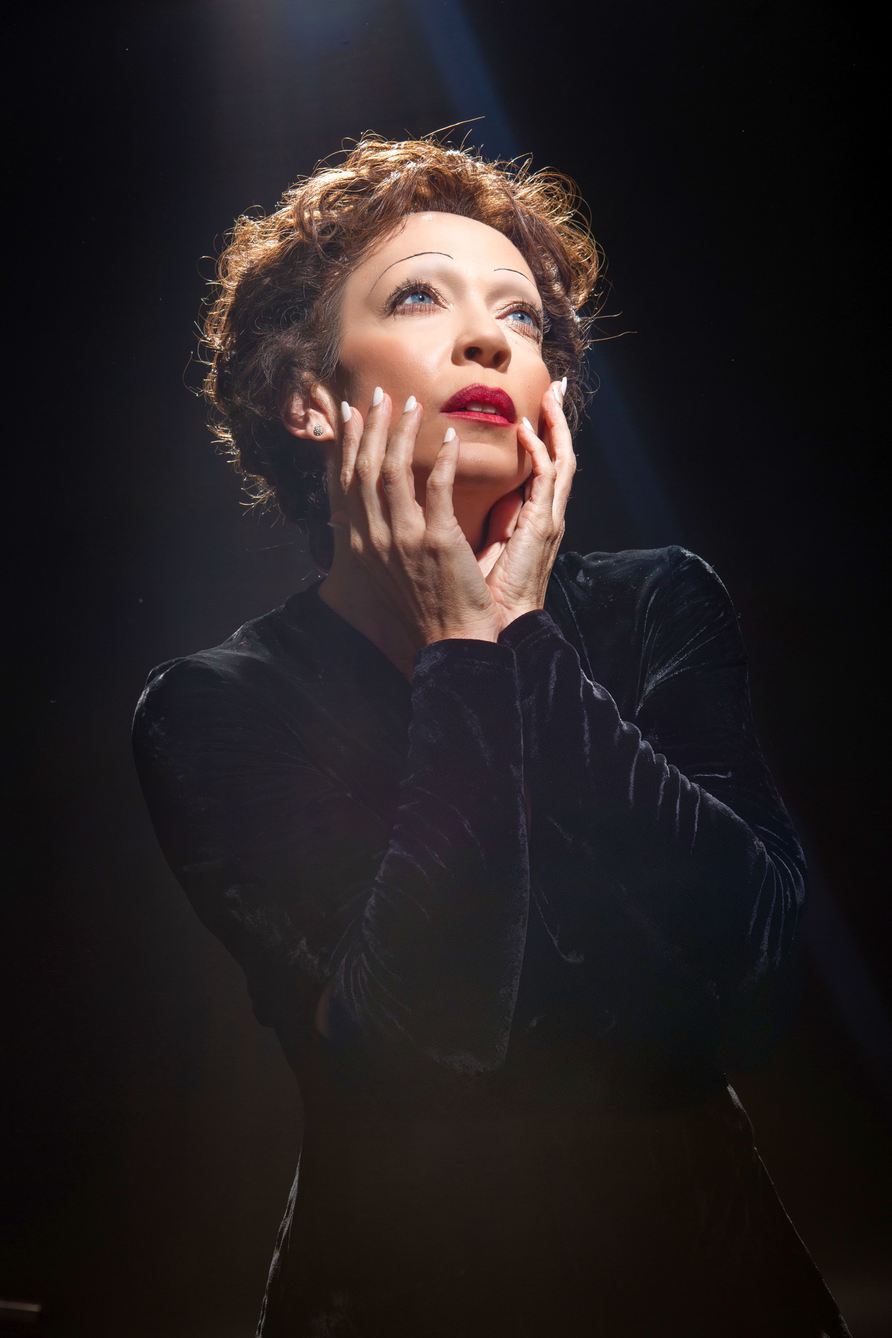 Após ‘monopólio’ de Bibi Ferreira, Edith Piaf ganha nova intérprete em musical - QTU Questões do Universo