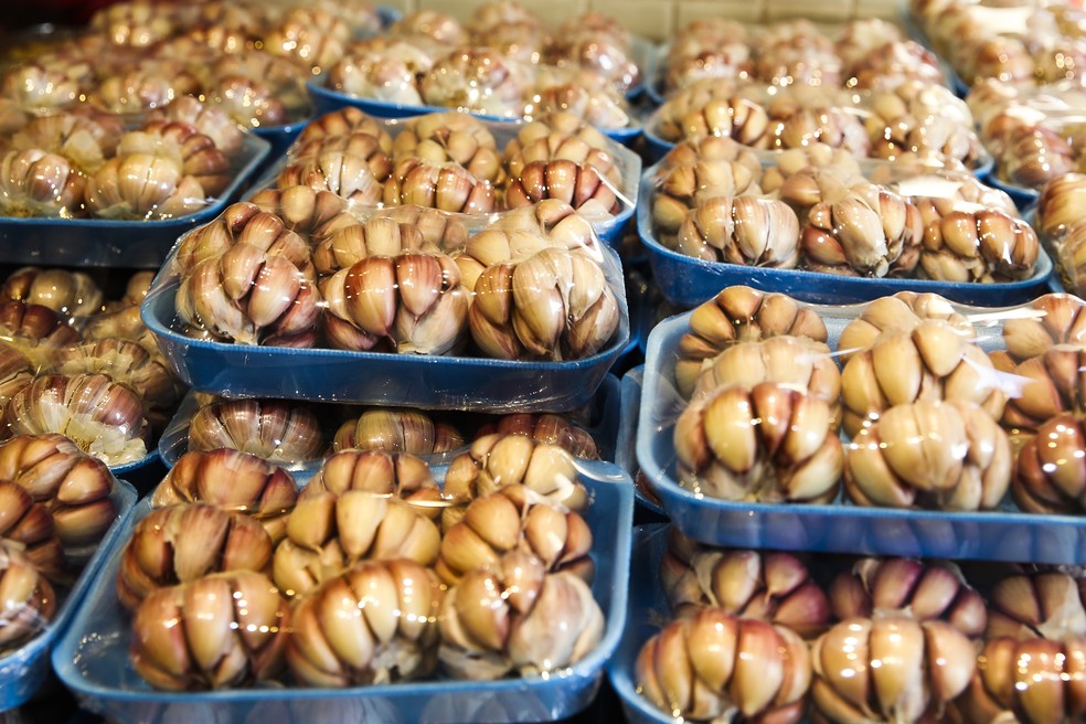 Preços do alho caíram em média 8,70% e influenciaram o grupo alimentação, dentro do IPCA, em setembro — Foto: Valter Campanato/Agência Brasil