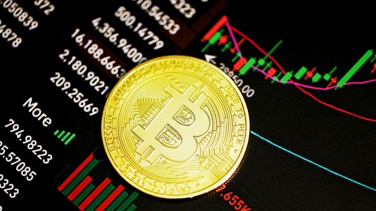 Bitcoin sobe, mas não apaga queda de 3,9% na semana do halving