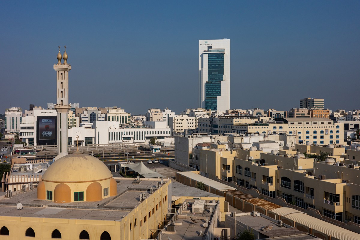 Fundo soberano de Abu Dhabi aumenta aposta no bitcoin em 46% apesar de queda