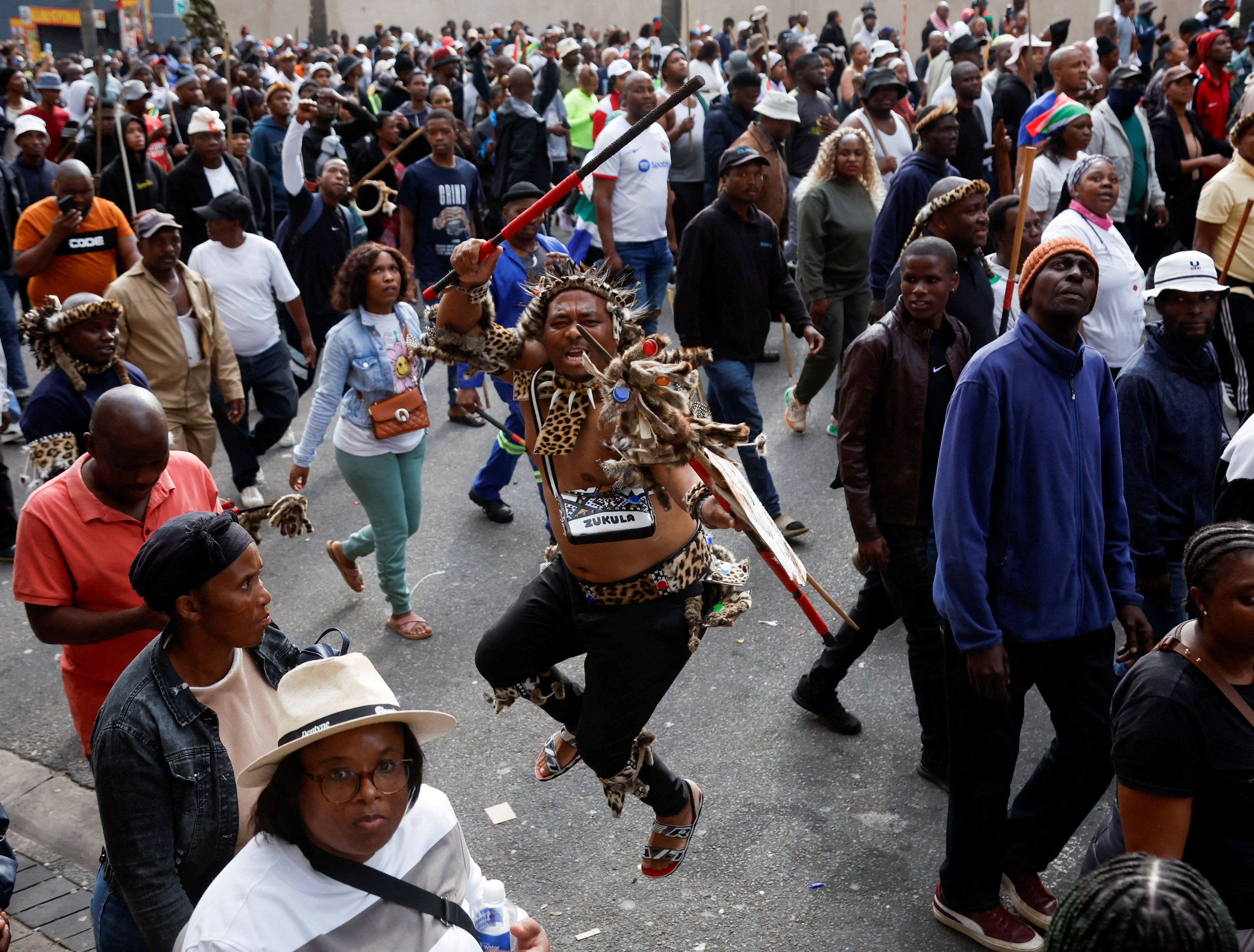 África do Sul prende mais de 900 em protestos contra imigrantes
