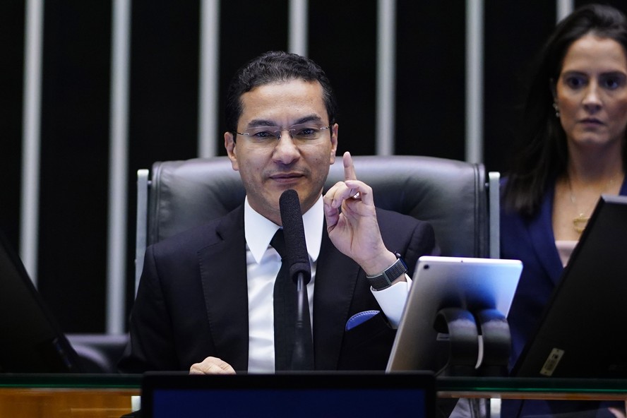 Coube ao vice-presidente da Câmara, Marcos Pereira (Republicanos-SP), decidir a pauta da semana