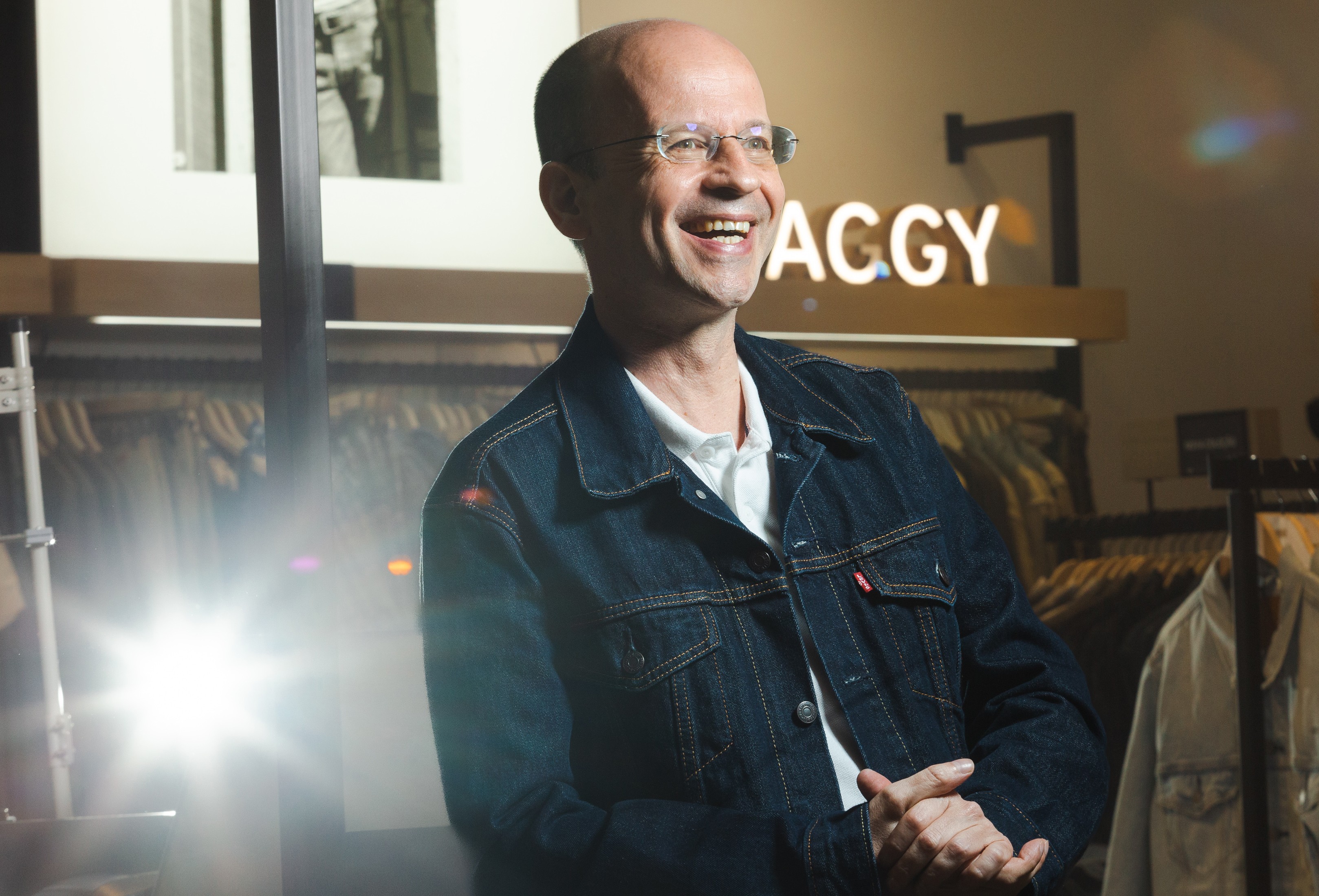 Levi’s ajusta produção para crescer no Brasil