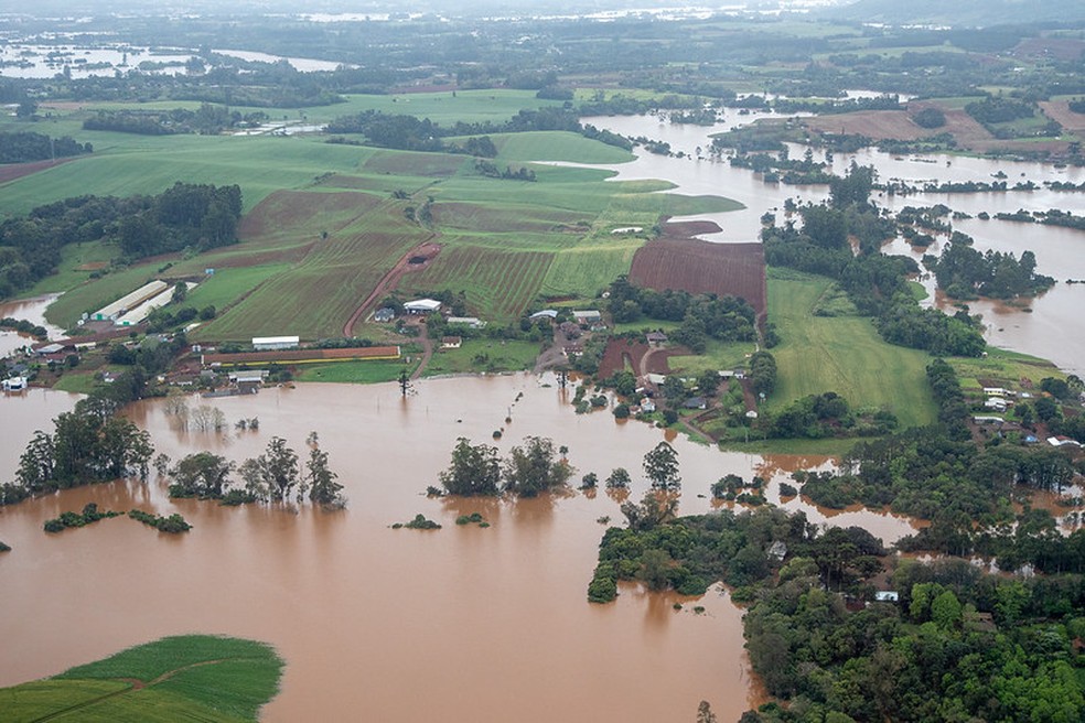 Enchente no rio Taquari, no Rio Grande do Sul, provocada por ciclone que assolou a região  — Foto: Mauricio Tonetto/Secom RS