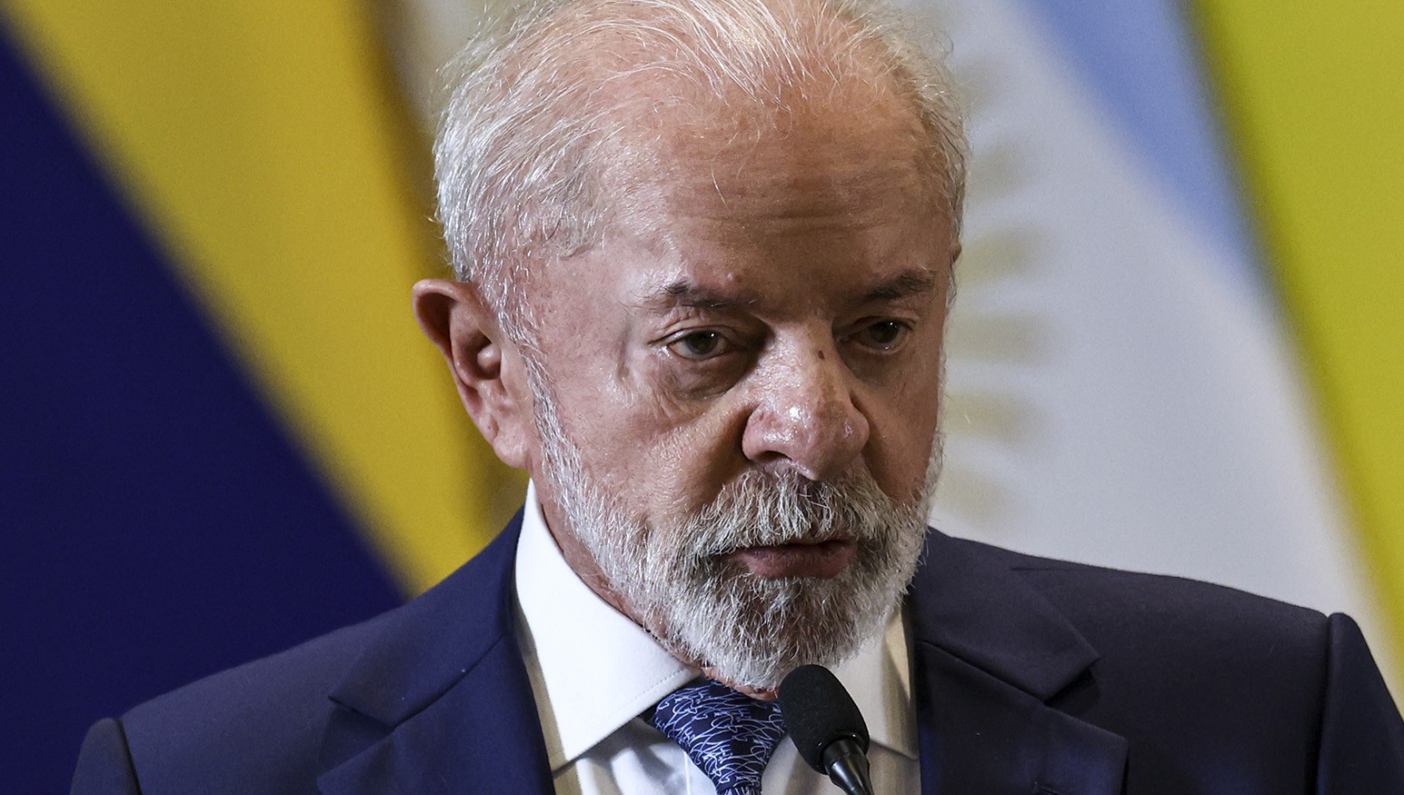 Está avisado ao mundo que Brasil não fará das terras raras o que foi feito com minério de ferro, diz Lula