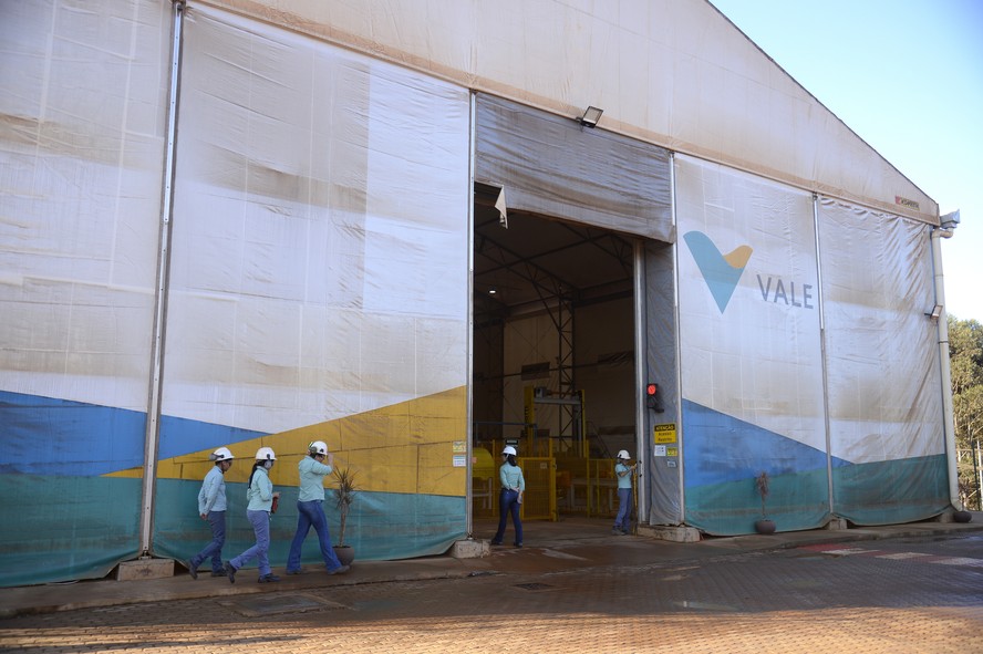 Ações da Vale (VALE3) perdem força e fecham em queda | Finanças | Valor ...