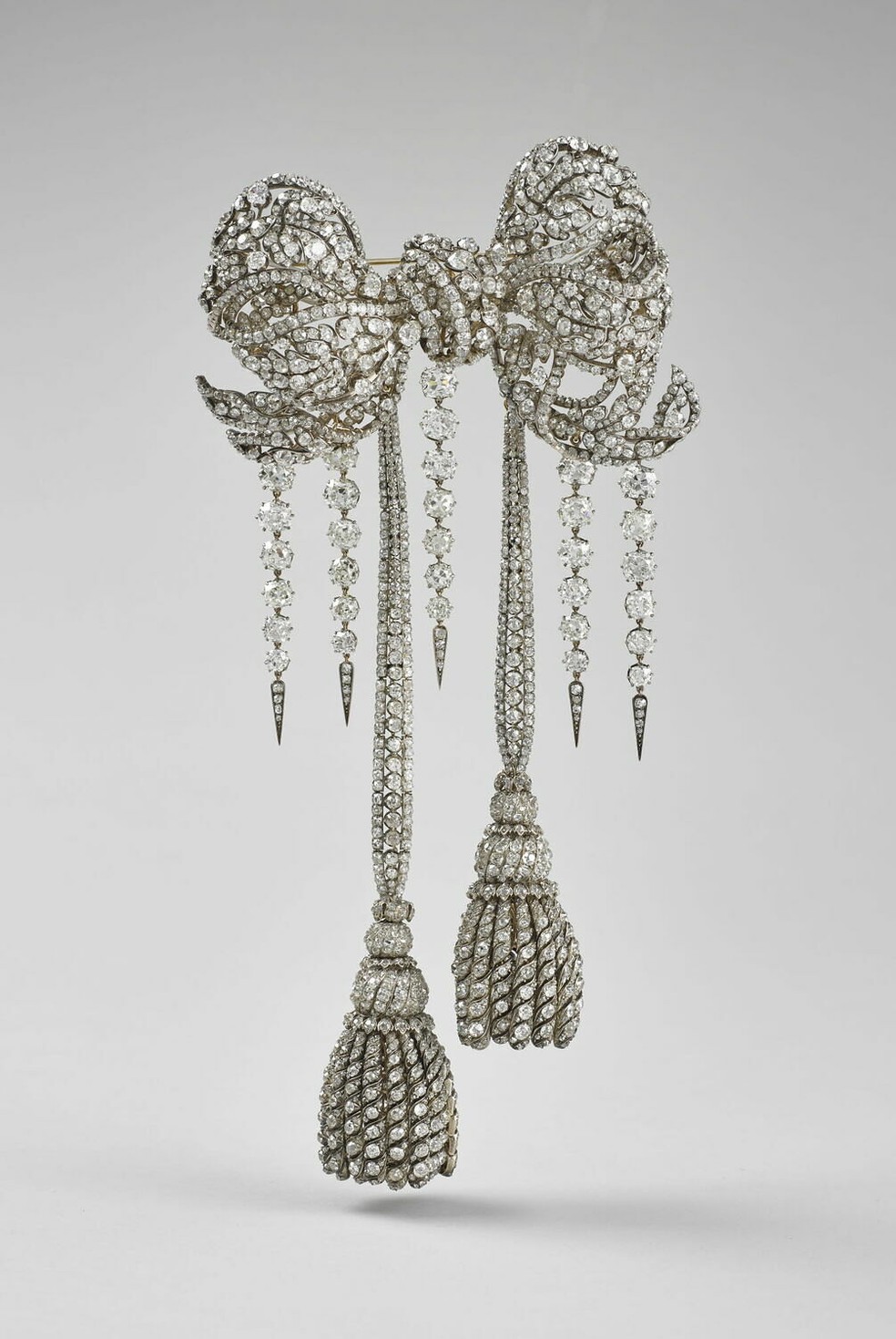 Broche de diamante da imperatriz Eugênia — Foto: Divulgação/Museu do Louvre