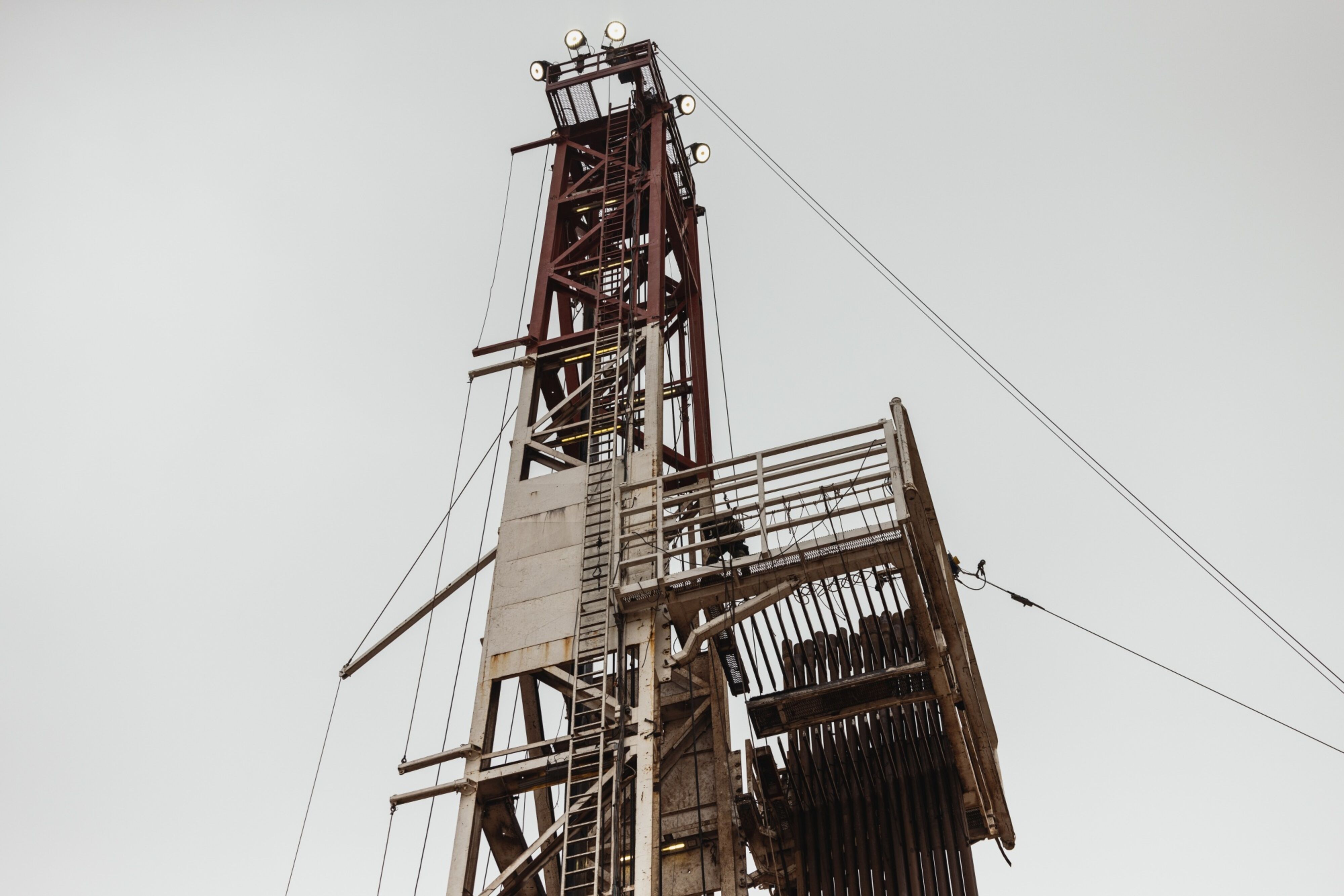 SLB tem queda no lucro e receitas durante o 3º trimestre com desafios no setor petrolífero