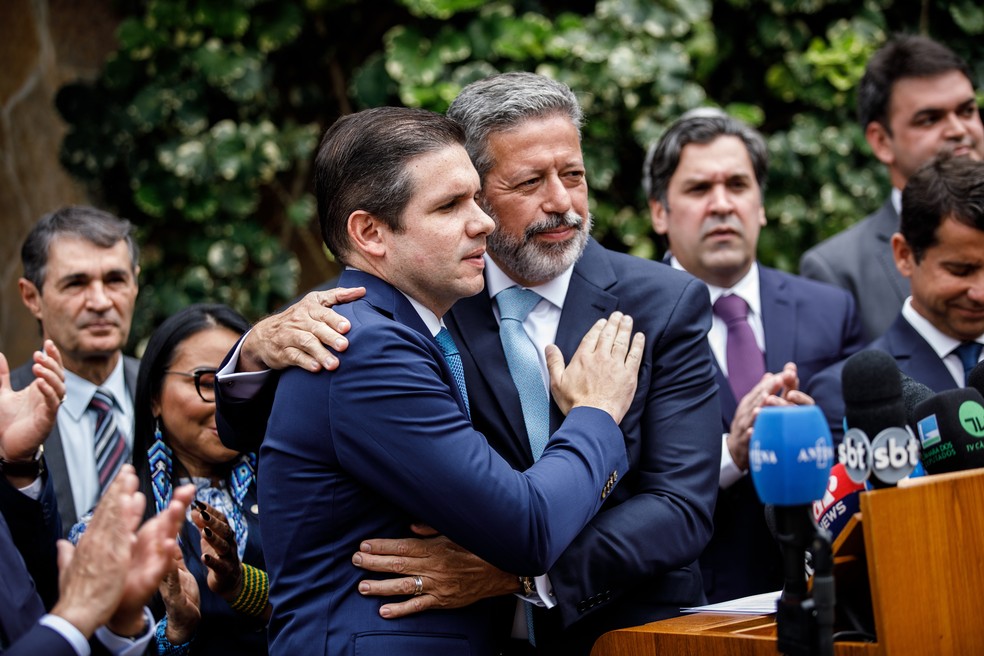 Lira discursa em apoio a Hugo Motta — Foto: Brenno Carvalho / Agência O Globo.