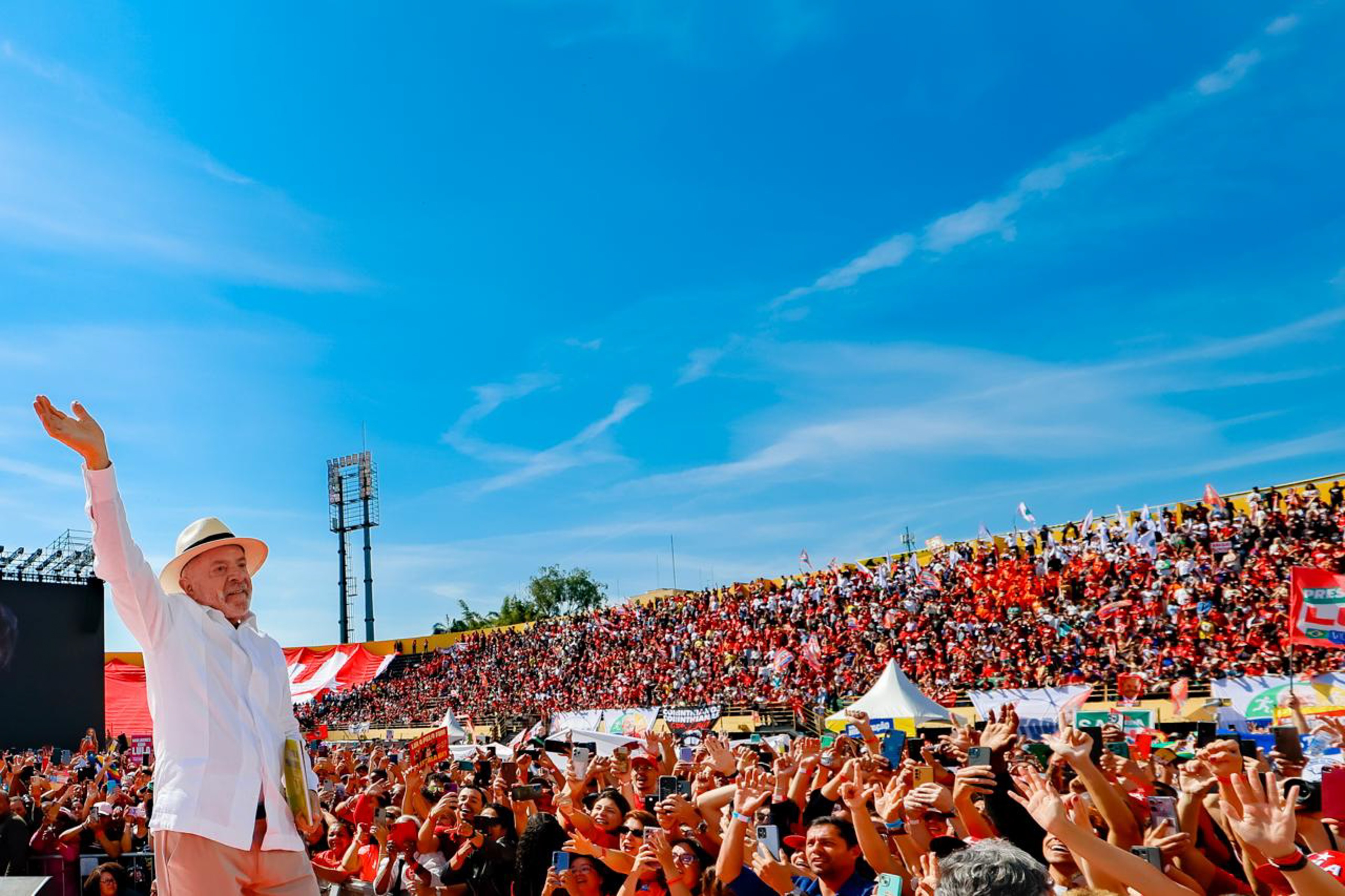 Análise: Lula controla tempo de fala, e cita a palavra "futuro" quatro vezes mais no discurso de lançamento da campanha