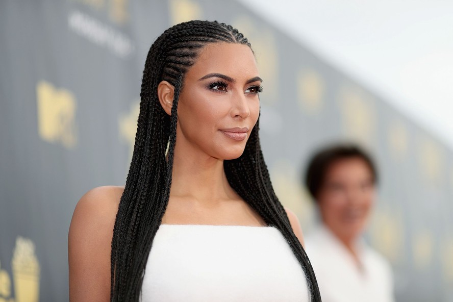 Kim Kardashian negocia recompra de participação em empresa de beleza vendida à Coty