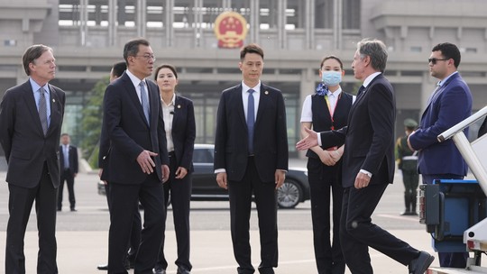 China alerta Blinken que EUA devem escolher entre “cooperação ou confronto”