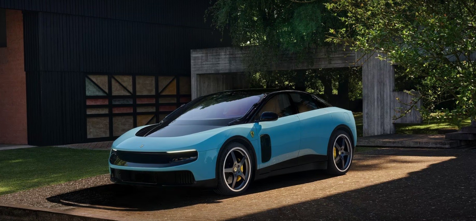 FT: Primeiro elétrico da Ferrari gera reação negativa entre investidores e nas redes sociais