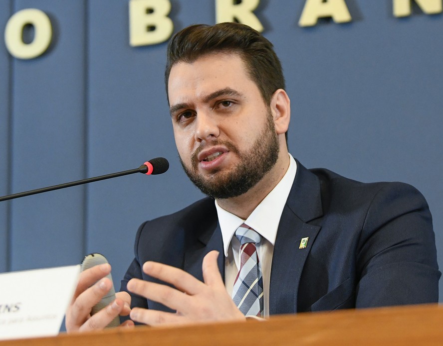 Mauro Cid reafirma que Filipe Martins apresentou minuta de golpe a  Bolsonaro | Política | Valor Econômico