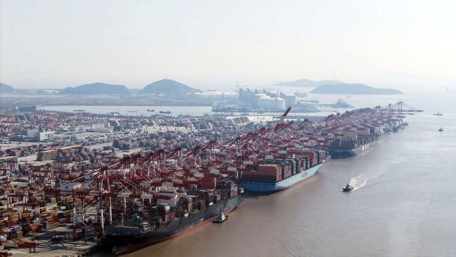 Porto na China: novas medidas visam melhorar o consumo doméstico para reduzir dependência das exportações