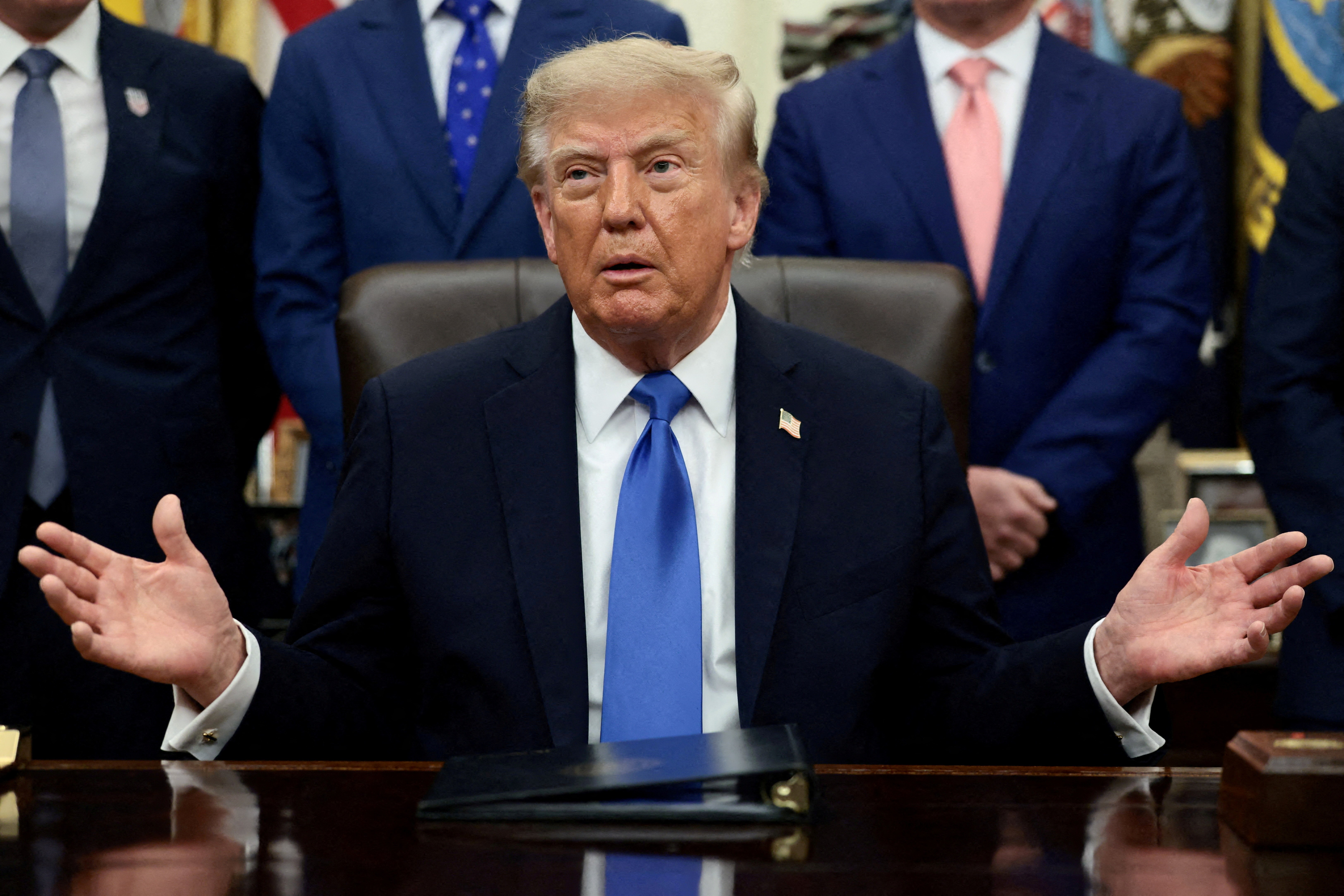 Juiz suspende restrições de Trump à validade de vistos de estudantes e jornalistas estrangeiros