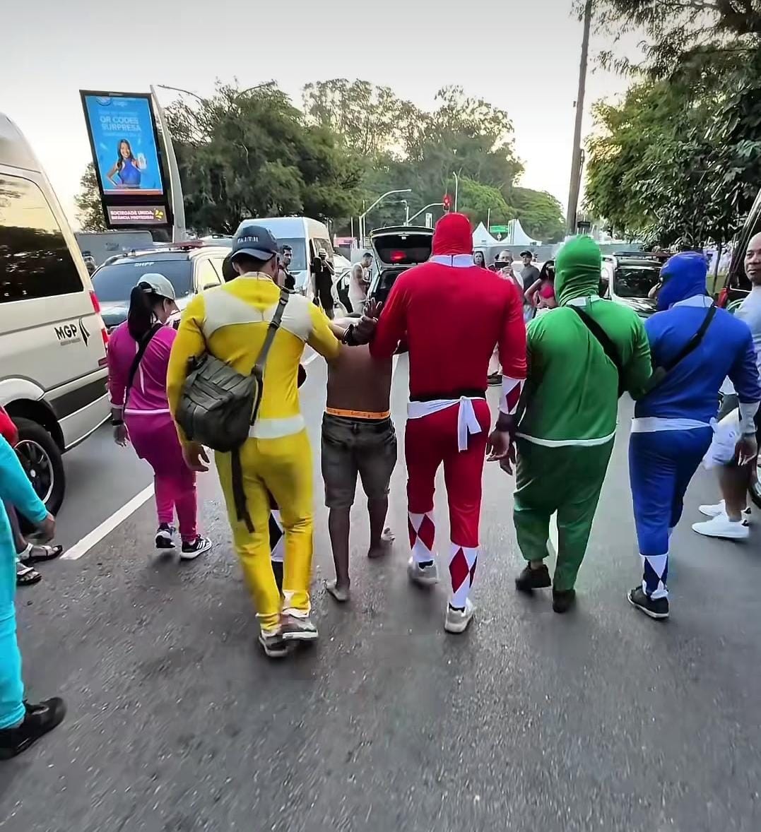 Governador de SP mostra ação dos 'Power Rangers' da polícia no carnaval e elogia: 'pra nenhum colocar defeito'