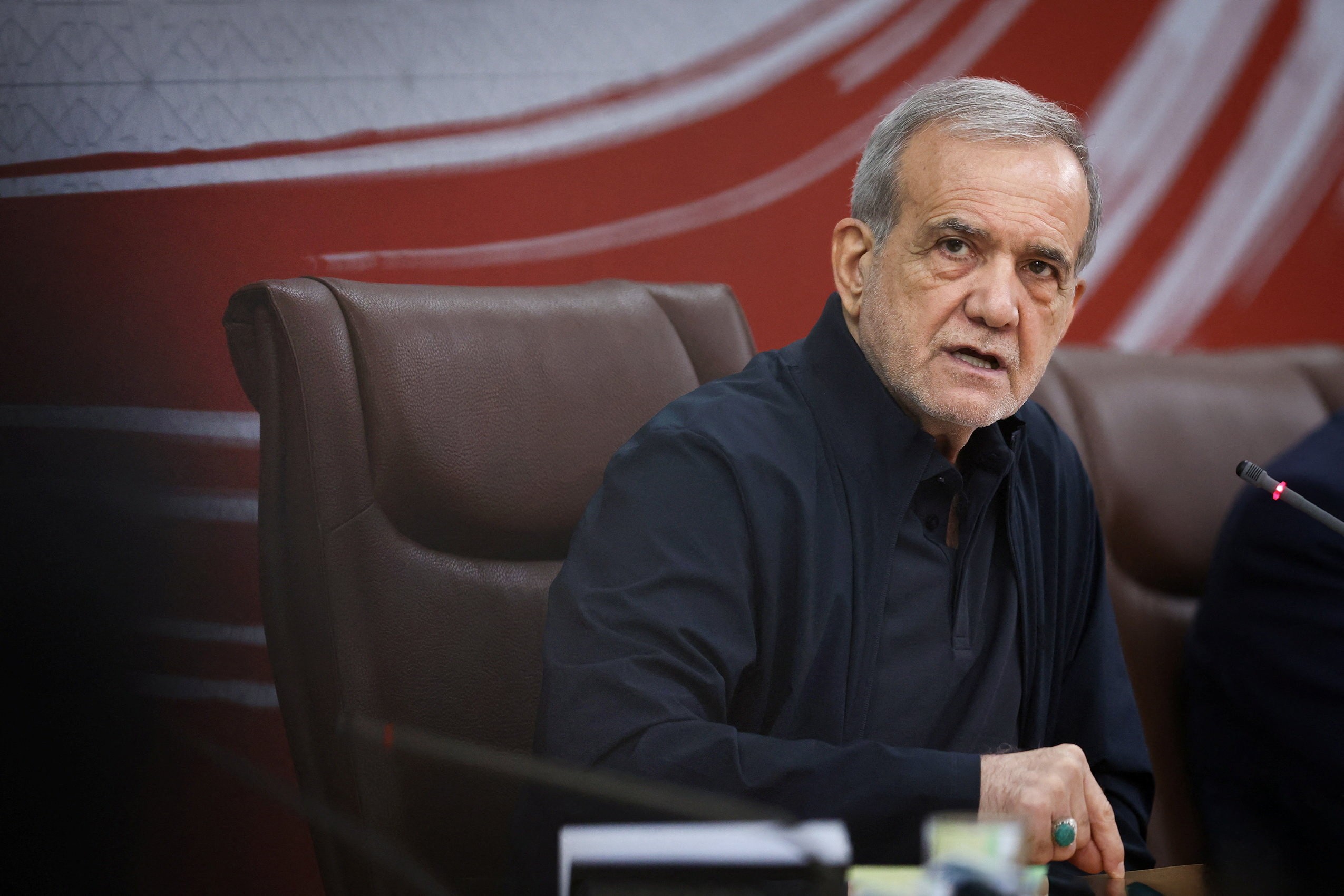 Presidente do Irã discute esforços de mediação com chefe do Exército do Paquistão