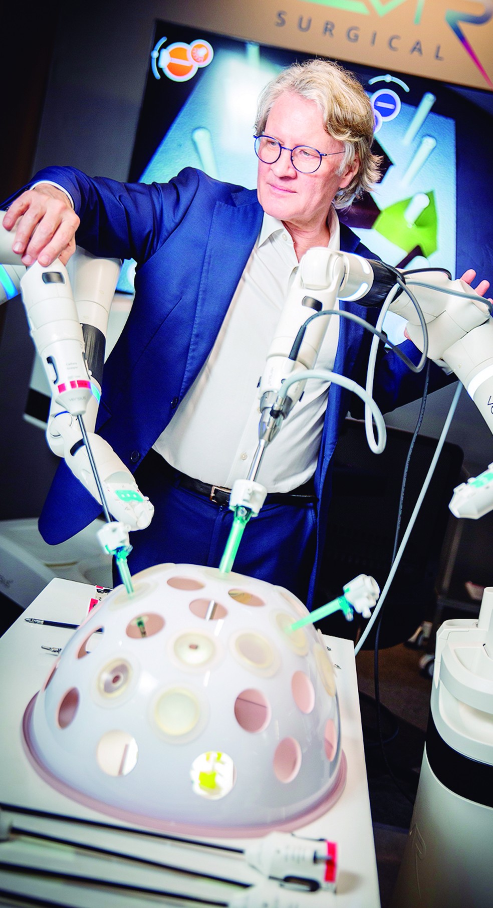 Robô fica mais acessível na mesa de cirurgia | Empresas | Valor Econômico