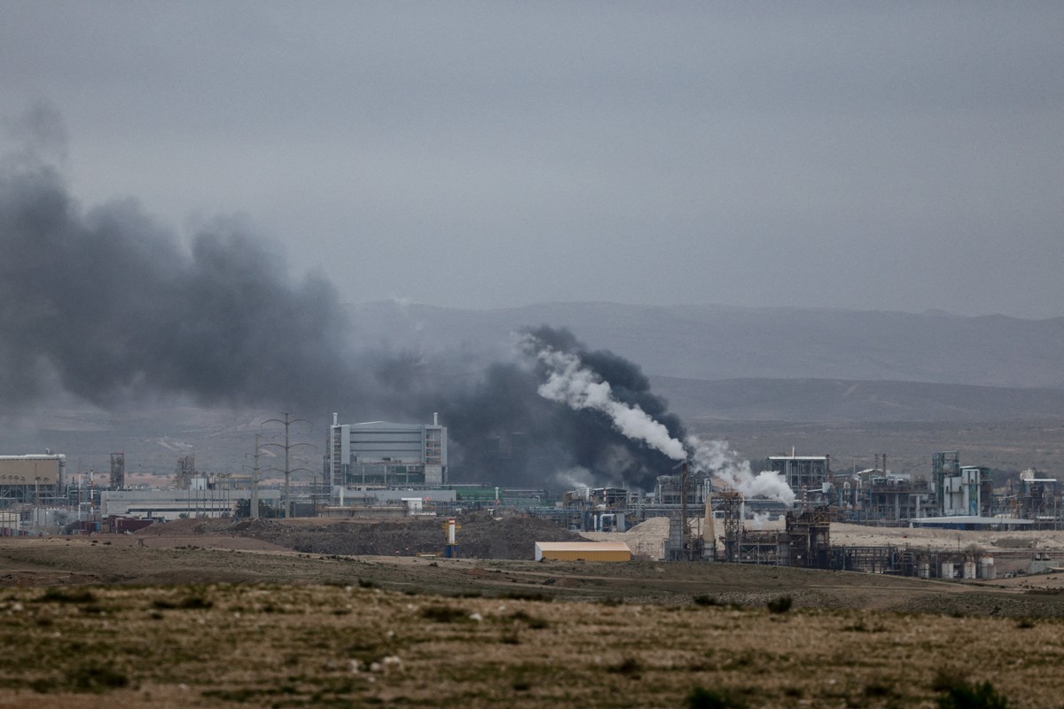 Adama afirma que míssil iraniano ou destroços atinge sua fábrica de produtos químicos em Israel