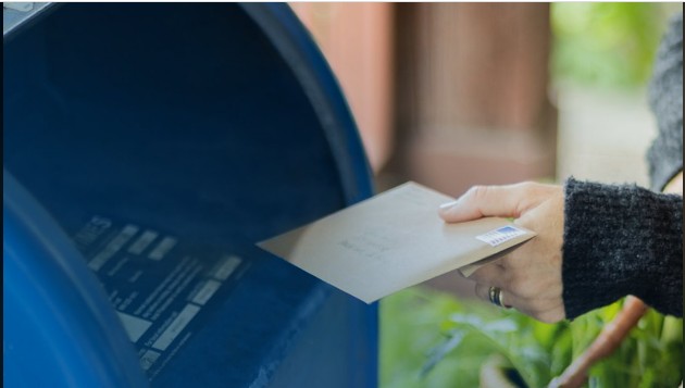 FBI e Serviço Postal investigam remessas suspeitas para políticos e autoridades eleitorais nos EUA