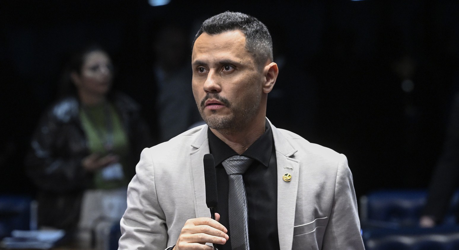 Cleitinho classifica como ‘escárnio’ decisão do TSE sobre Renan Santos - QTU Questões do Universo