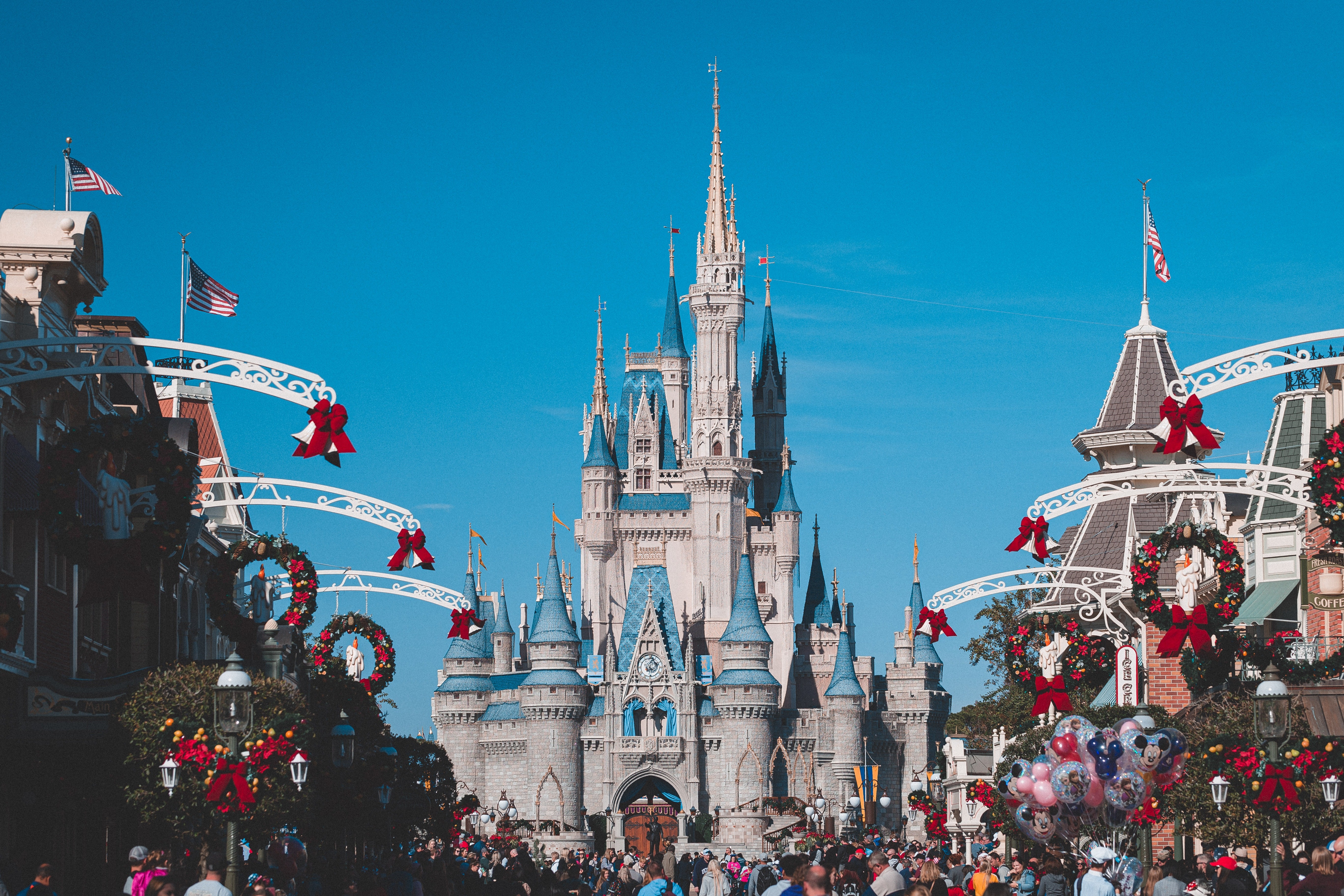 Demanda por parques da Disney continua estável apesar das pressões macroeconômicas, diz empresa - QTU Questões do Universo