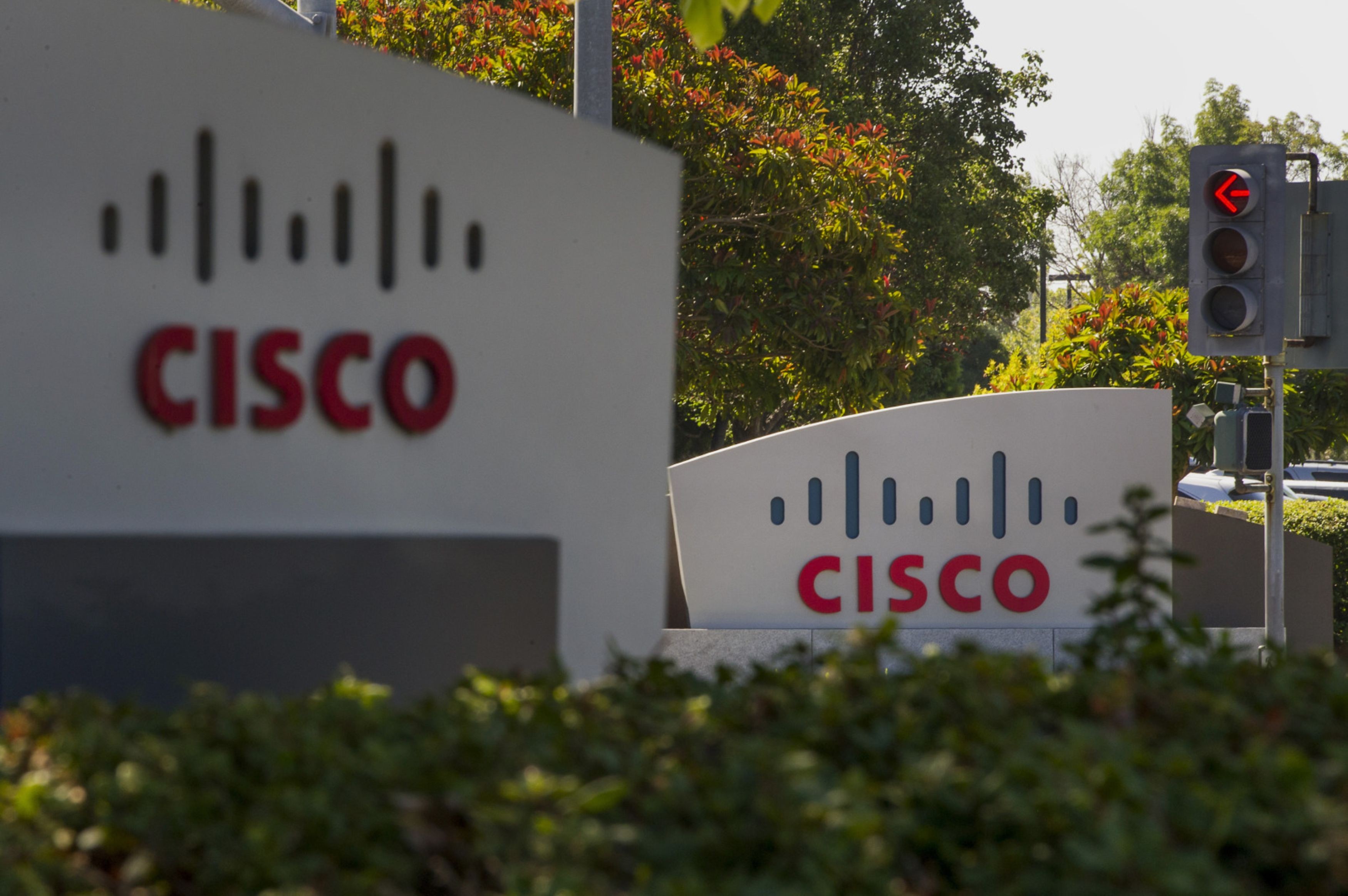 Cisco dispara na bolsa, com forte previsão de receita e aposta em IA