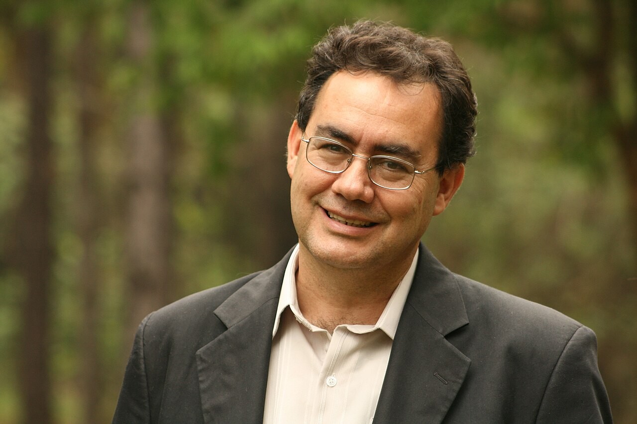 Augusto Cury chega a terceiro com a campanha que recebeu menos dinheiro