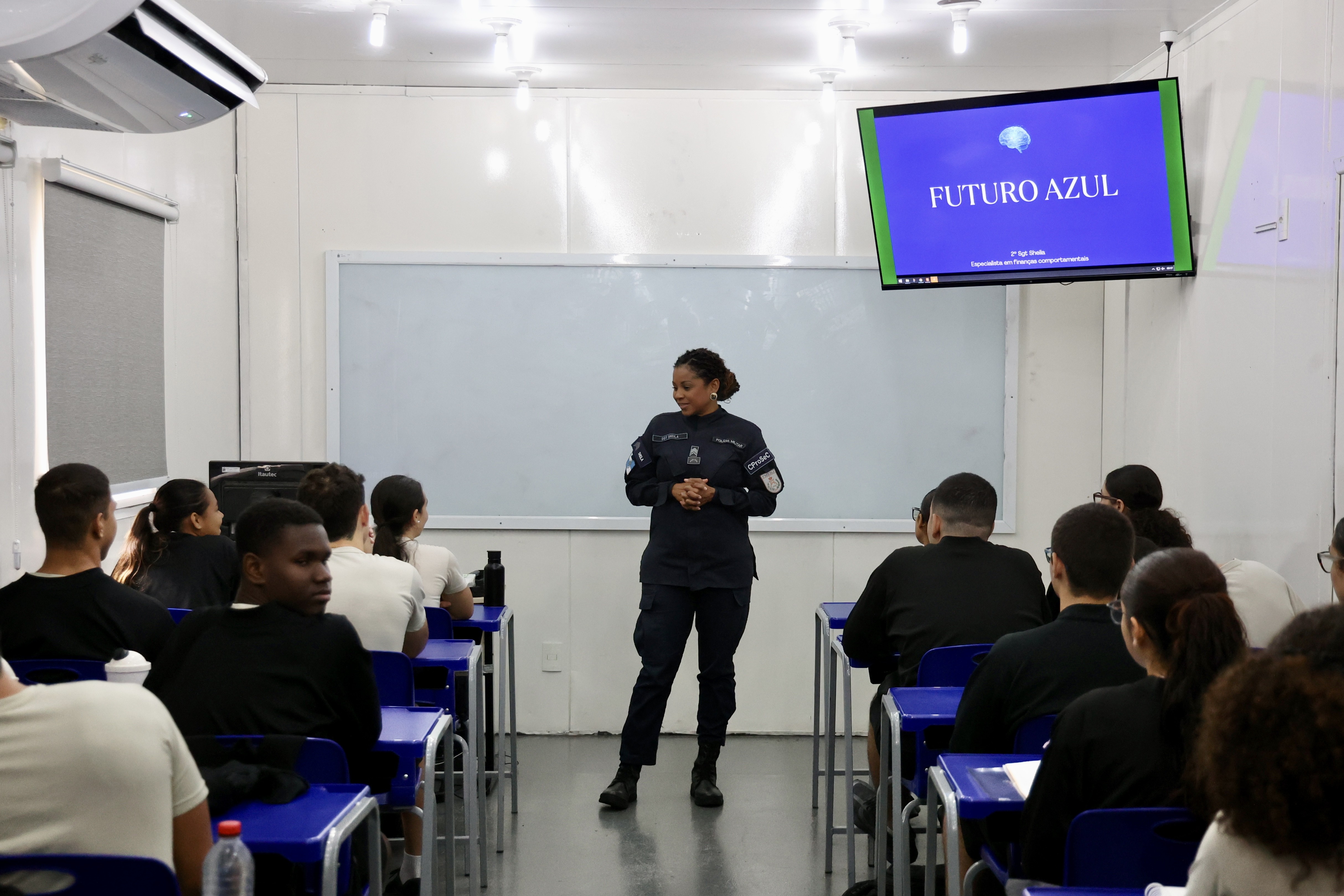 PM do Rio aposta em educação financeira contra endividamento
