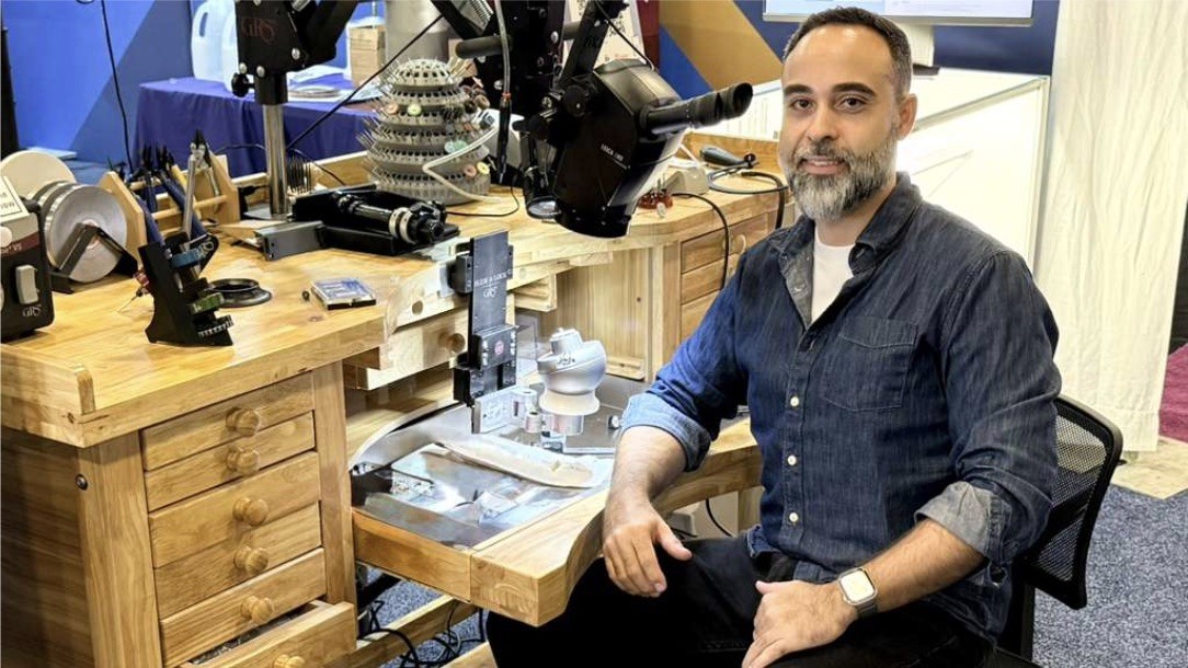 De São Paulo para o mundo: conheça a trajetória de Danillo Mota na joalheria artesanal
