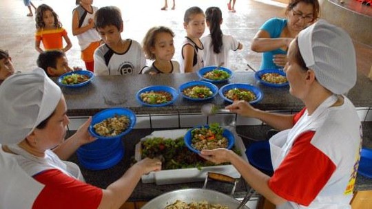 Aumenta estrutura de órgãos públicos voltados para combate à fome em municípios, diz IBGE Aumenta estrutura de órgãos públicos voltados para combate à fome em municípios, diz IBGE