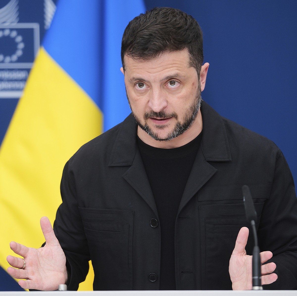 Zelensky discute fortalecimento da defesa aérea de Kiev com Trump