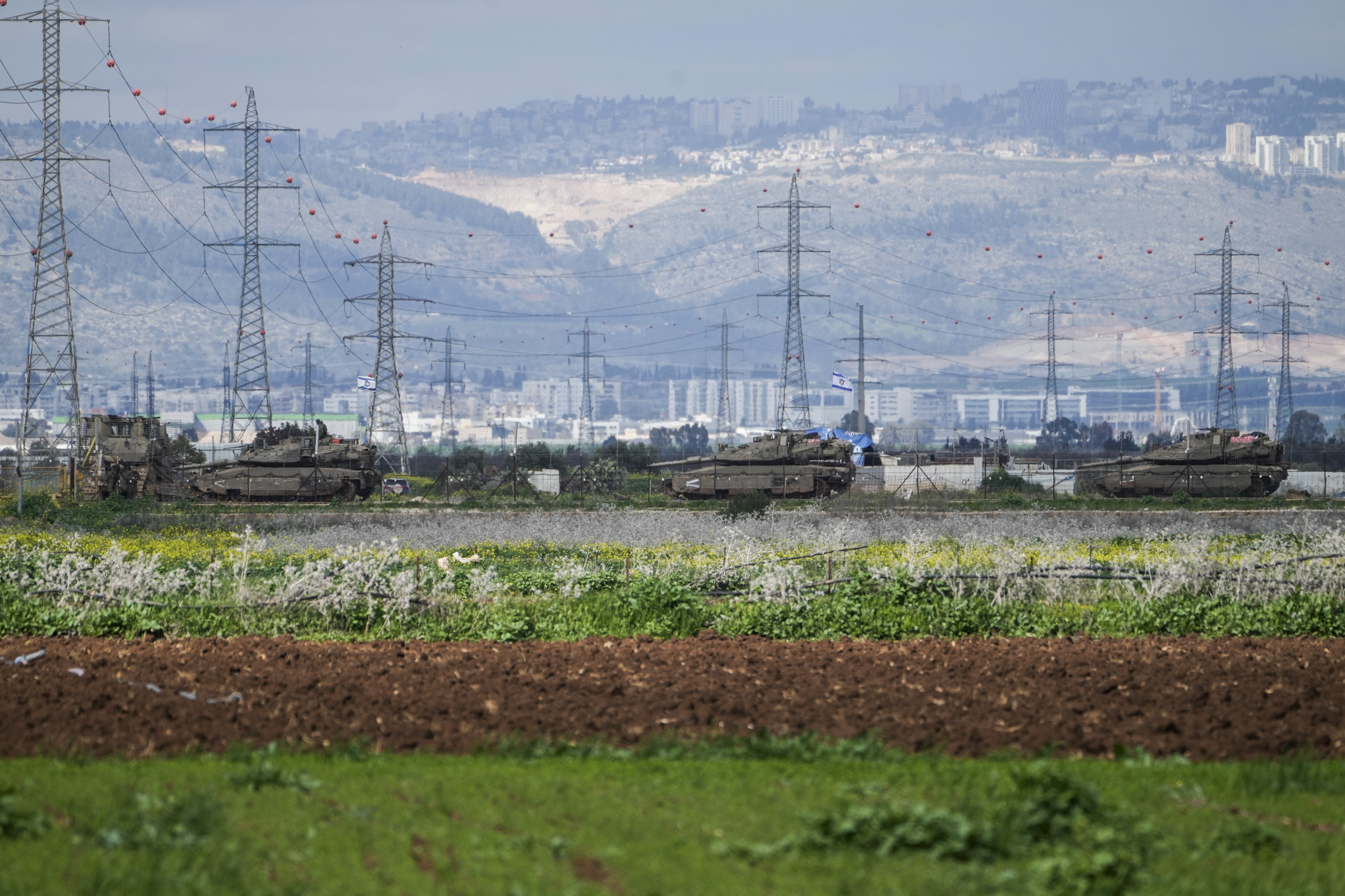 Israel invade Cisjordânia com tanques após 20 anos