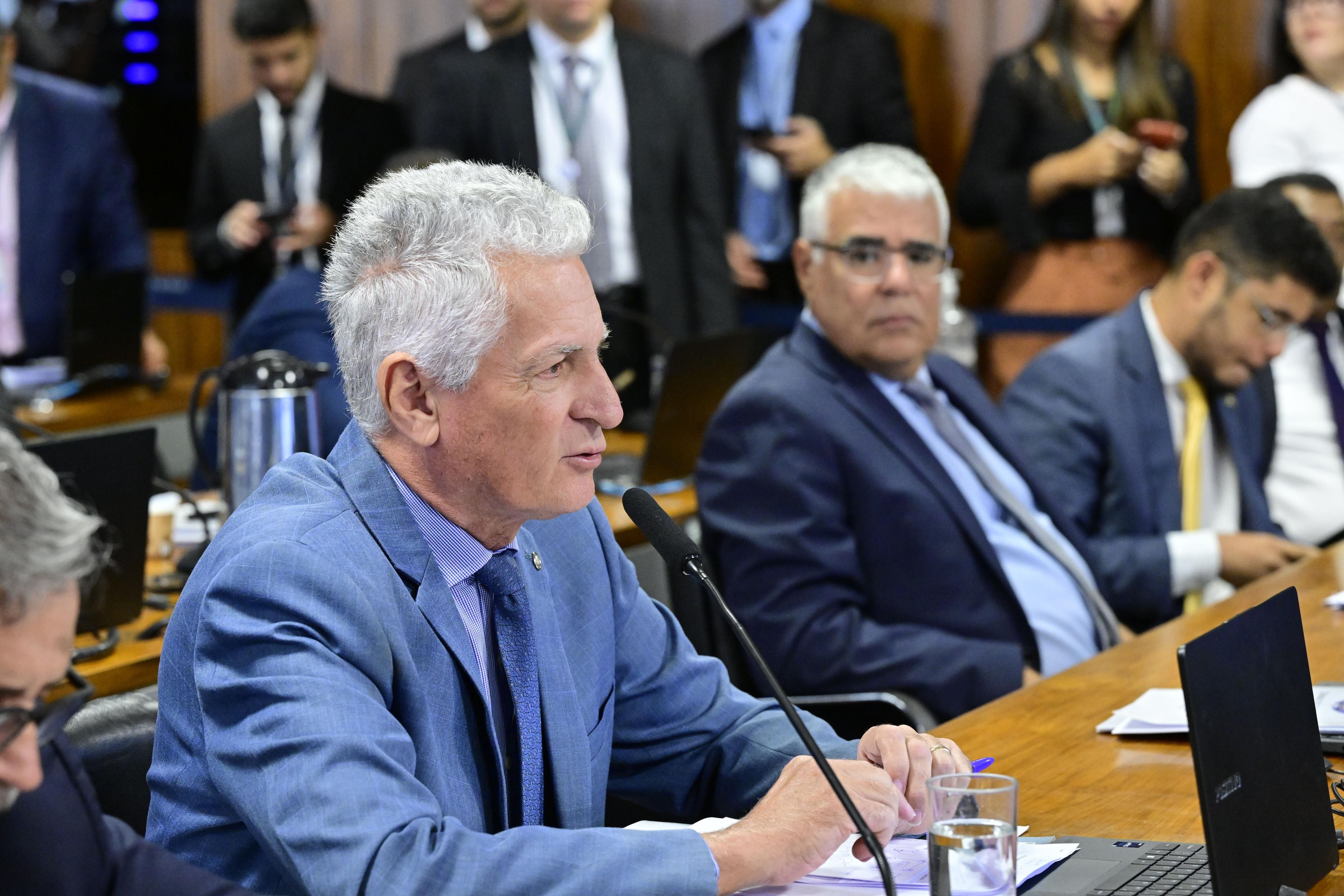 Governistas devem derrubar relatório da CPMI do INSS e apresentar voto em separado, diz deputado