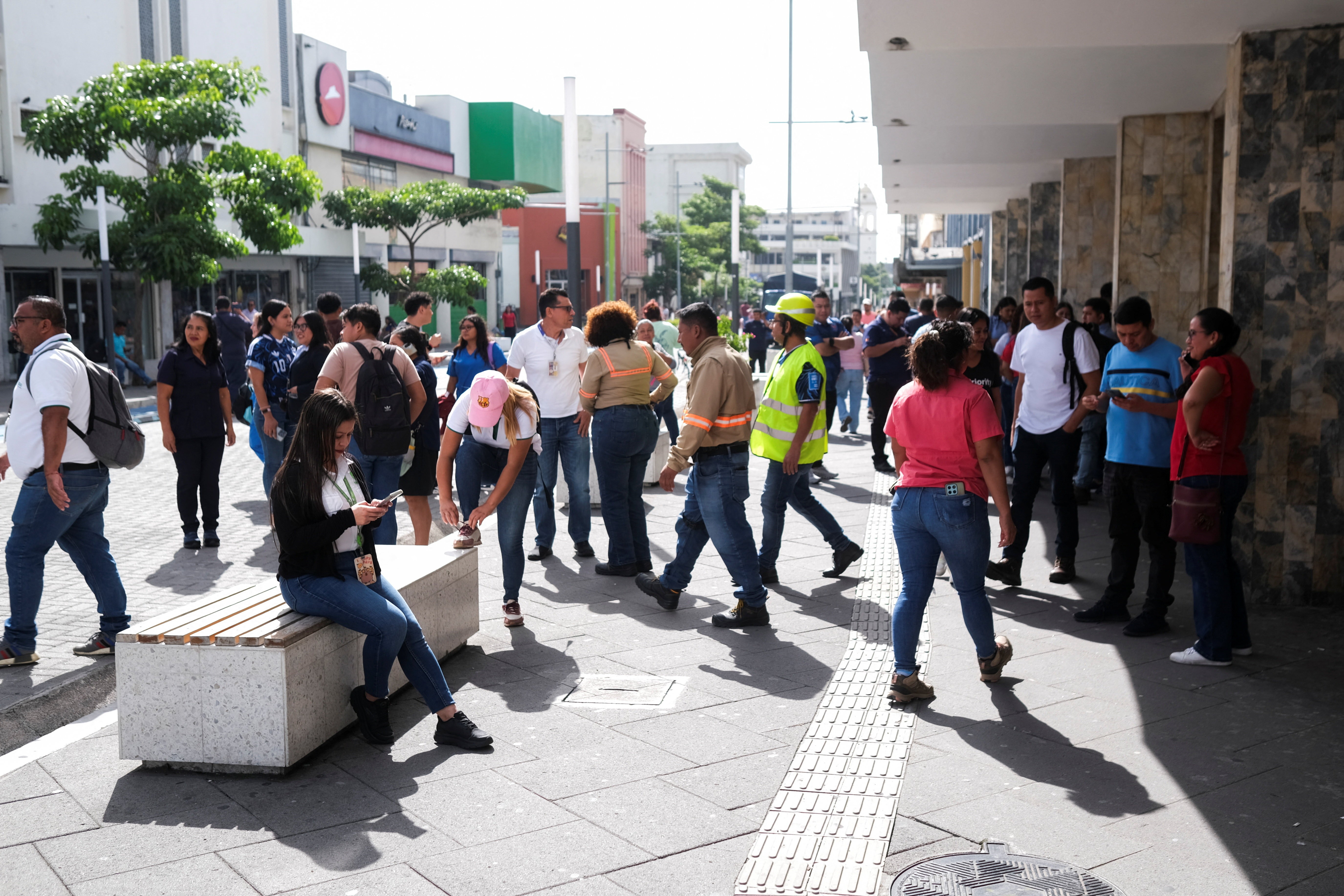 Terremoto de 7,3 graus é sentido no México e na Guatemala e causa alerta de tsunami