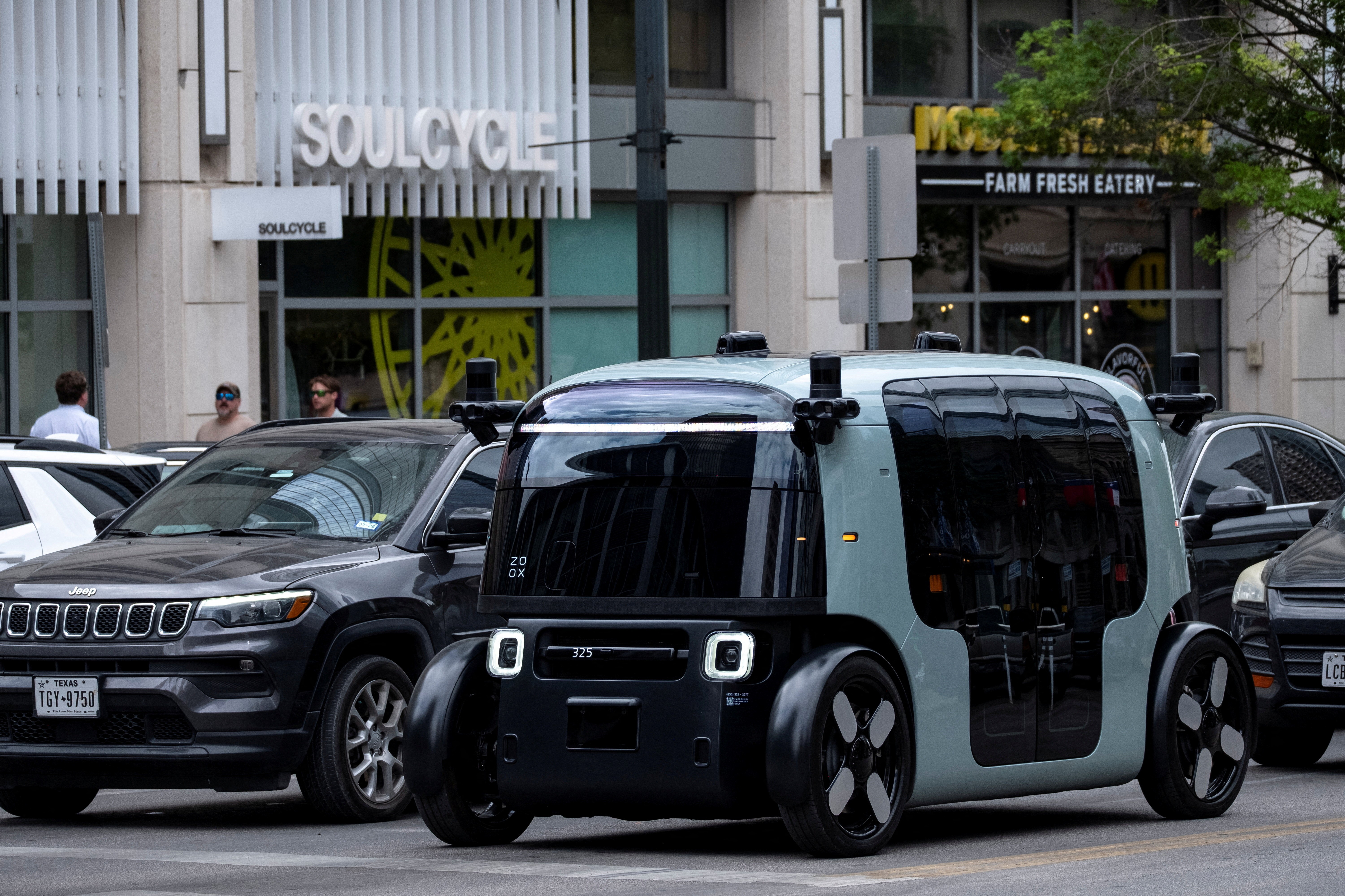 Zoox, serviço de táxi autônomo da Amazon, lança corridas pagas em Las Vegas após autorização regulatória - QTU Questões do Universo