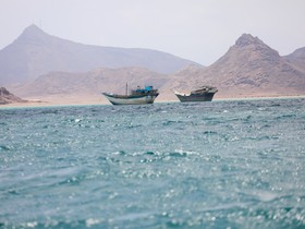 Supostos piratas apreendem navio-tanque na costa do Iêmen