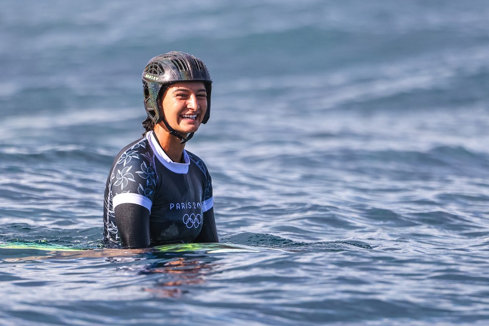 Atleta Luana Silva na competição de surf em Paris 2024 — Foto: William Lucas/COB