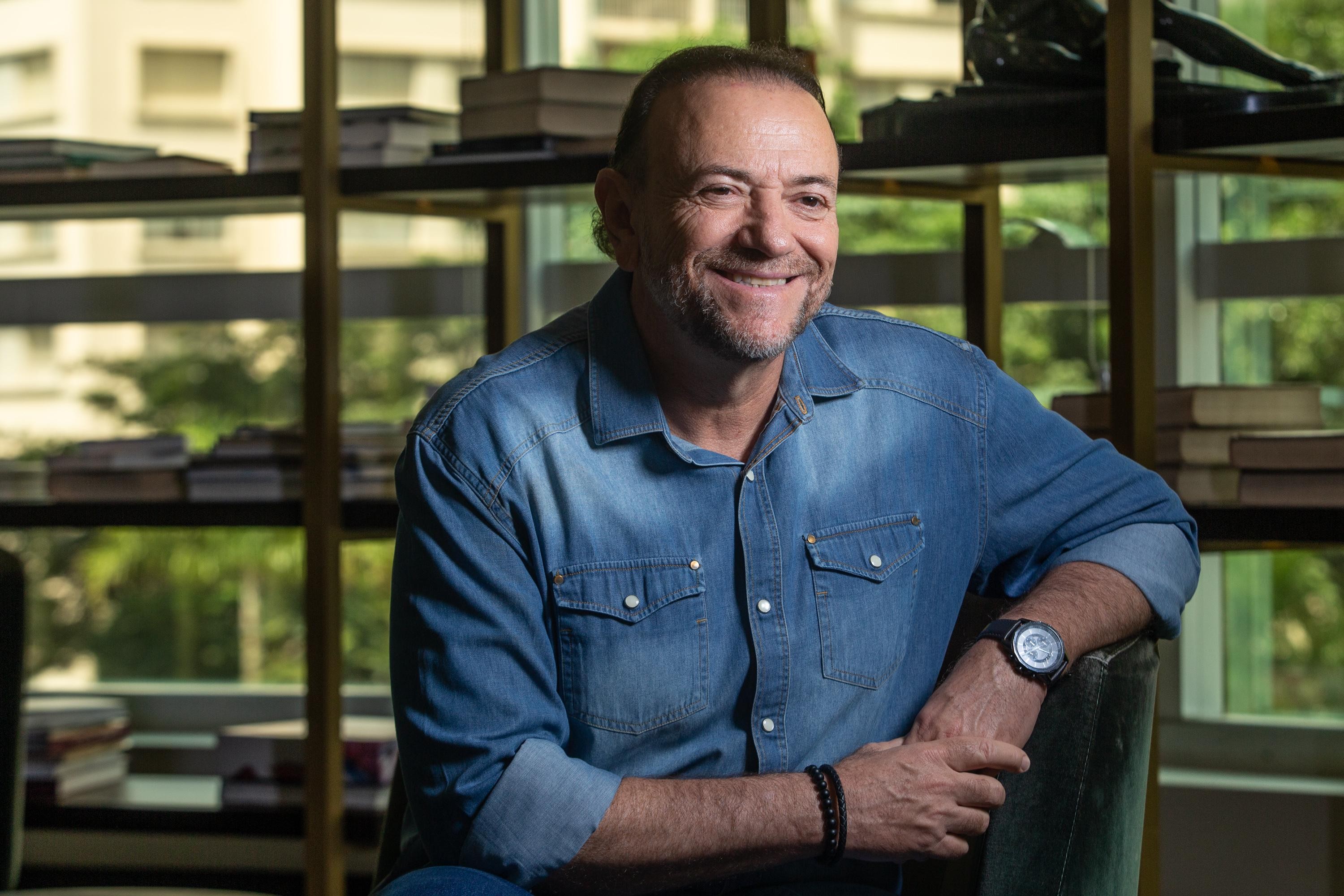 Presidente do PT aposta em críticas à 'família Bolsonaro' e defende reforma do Poder Judiciário