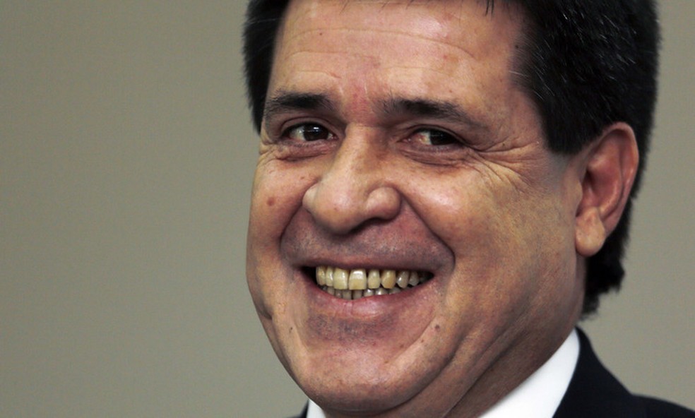 O novo presidente do Paraguai, Horacio Cartes, pretende atrair empresários brasileiros para produzir em seu país — Foto: Jorge Saenz/AP