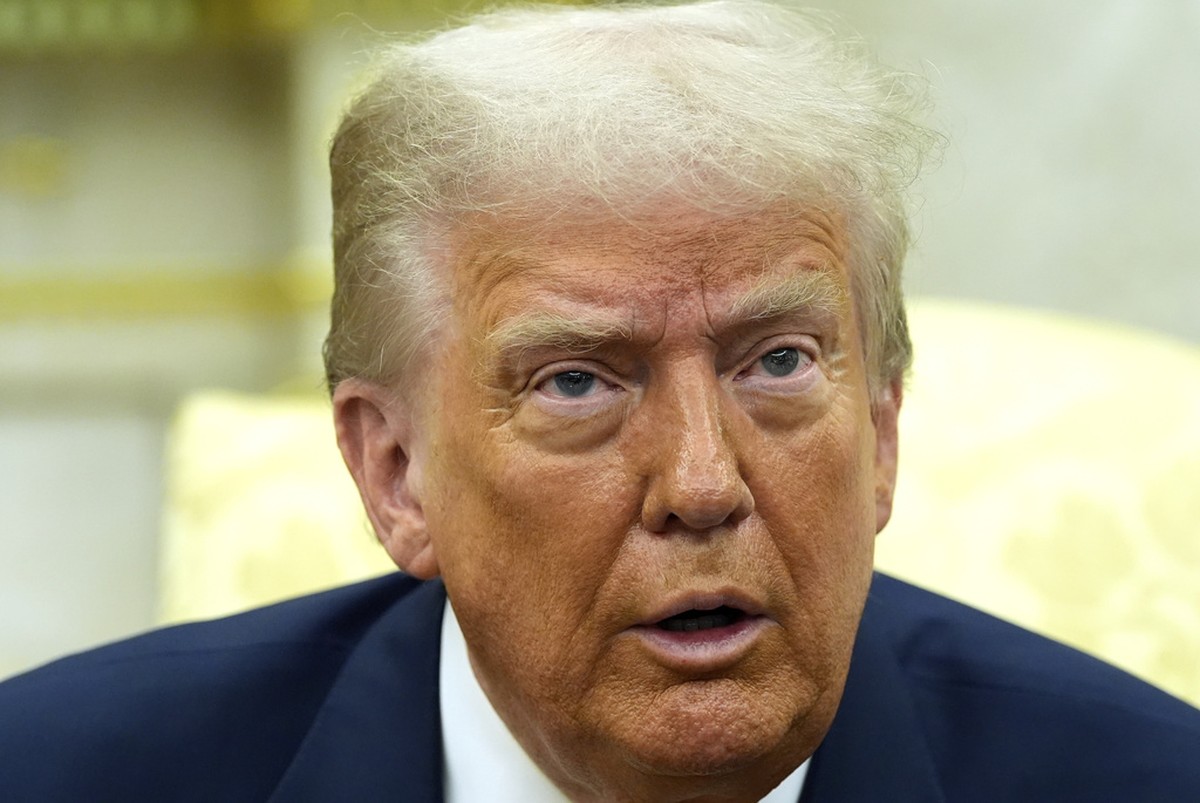 Trump diz que pode viajar à China para se encontrar com Xi