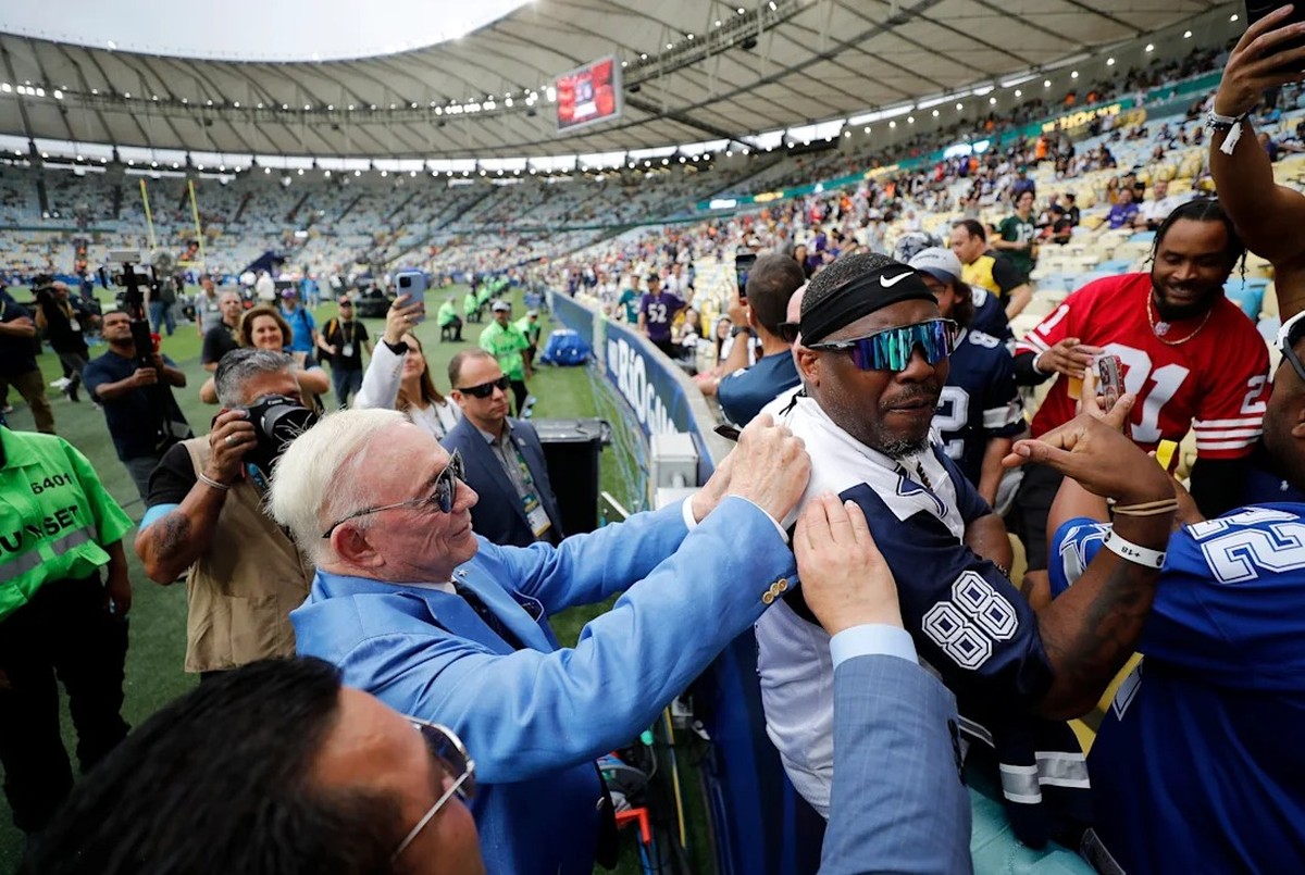 Dono do Dallas Cowboys fala sobre jogo histórico no Maracanã e expansão da NFL