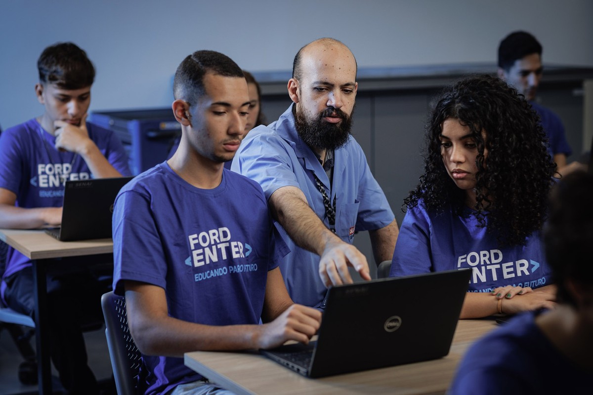 Ford abre 120 vagas para formação profissional gratuita em programação