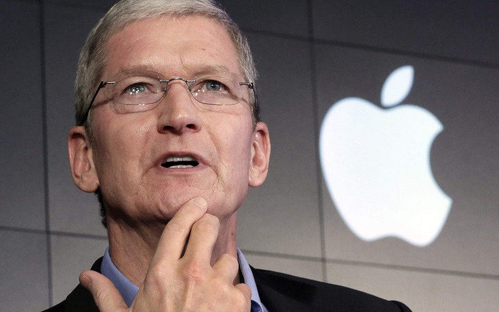 Tim Cook disse em junho que os funcionários da Apple deveriam começar a retornar aos escritórios no início de setembro, pelo menos três dias por semana — Foto: Richard Drew/AP