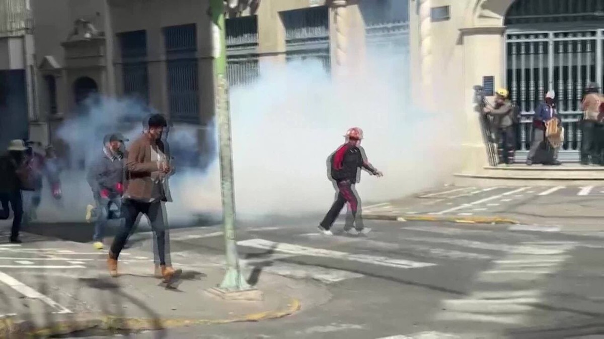 Protestos contra governo na Bolívia faz bancos suspenderem operações em La Paz