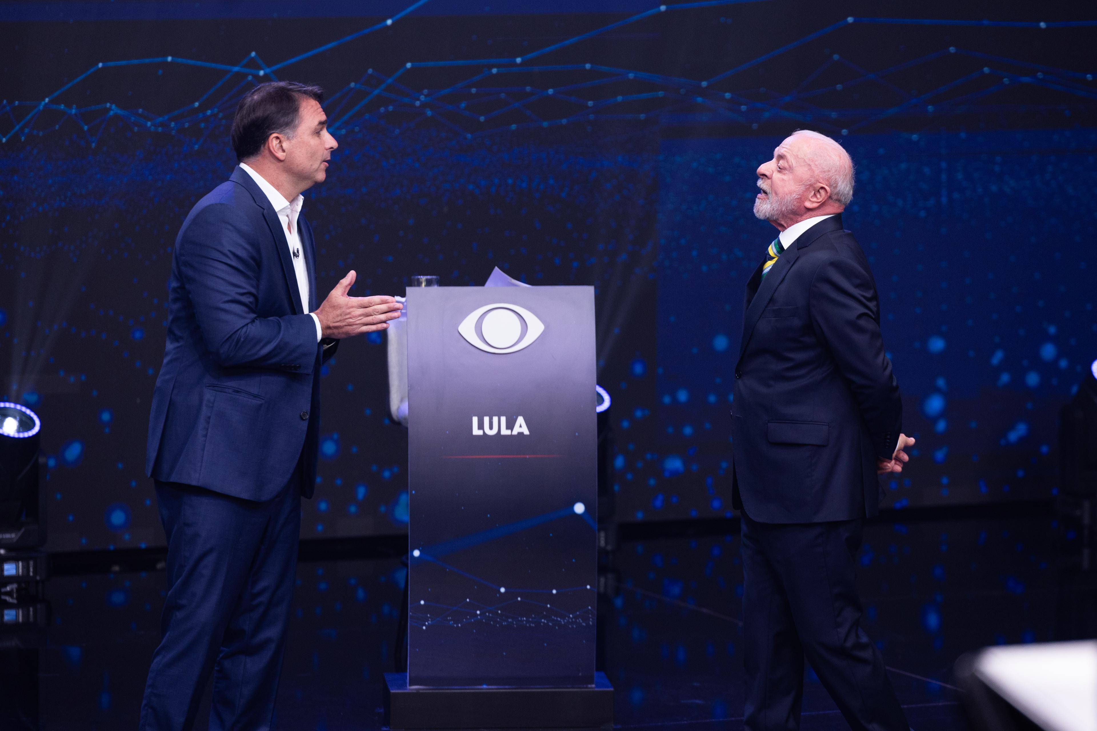 Análise: No primeiro debate com Flávio Bolsonaro, Lula precisava de um nocaute que não houve