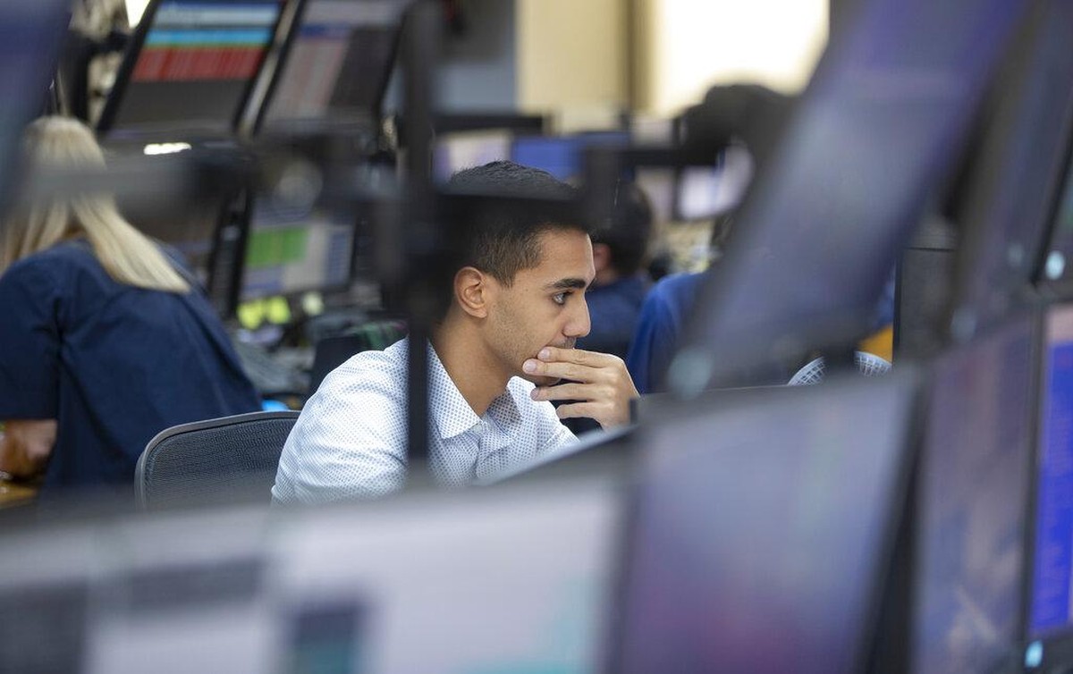 Juros e Ibovespa estendem melhora após Datafolha e dólar passa por ajuste - Portais